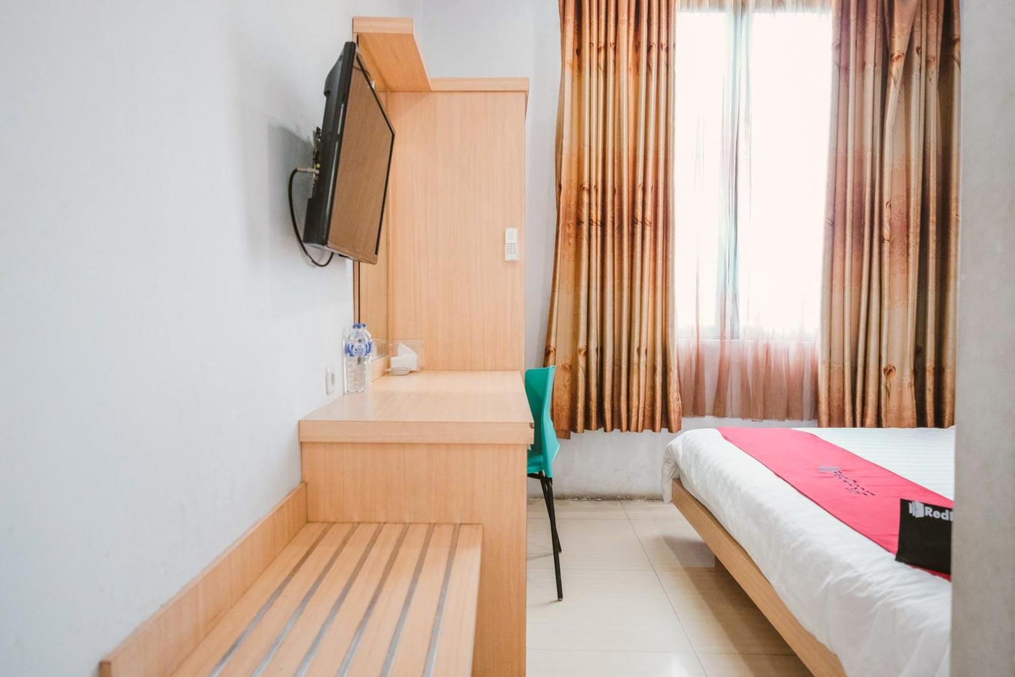 Reddoorz Premium At Hotel T-One Jambi Tanjungjohor 外观 照片