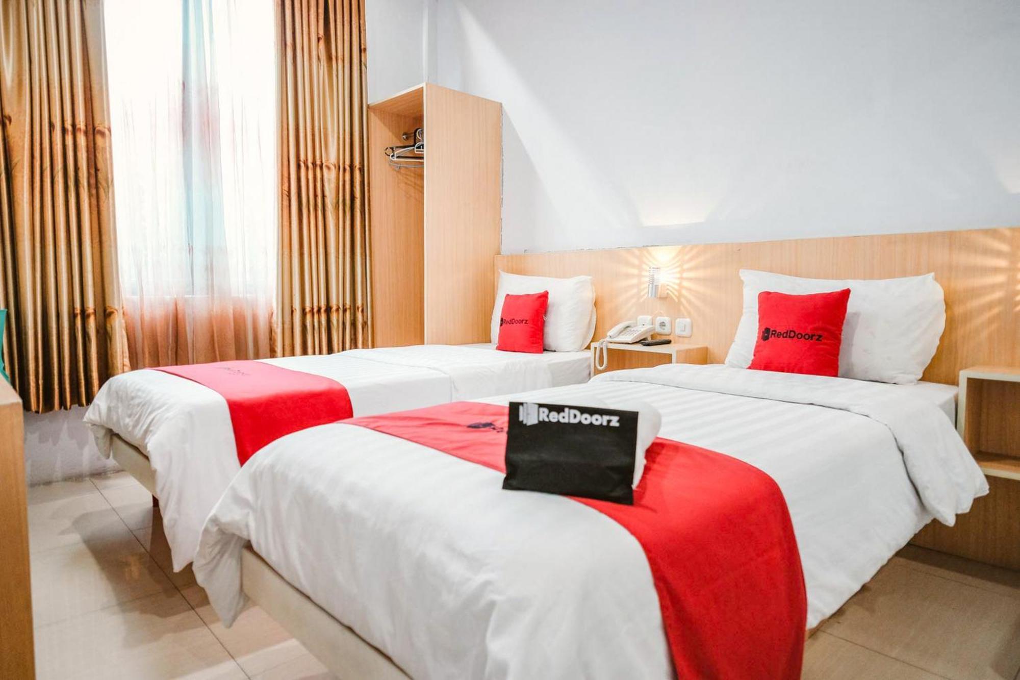 Reddoorz Premium At Hotel T-One Jambi Tanjungjohor 外观 照片