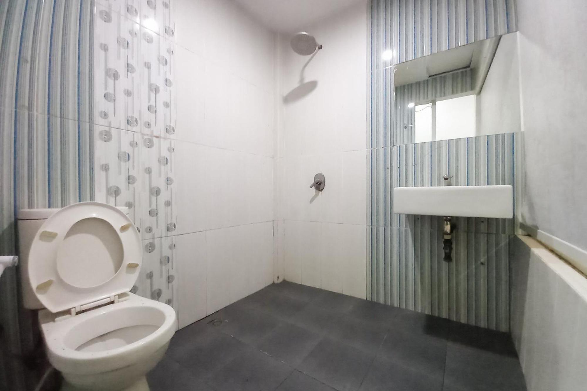 Reddoorz Premium At Hotel T-One Jambi Tanjungjohor 外观 照片