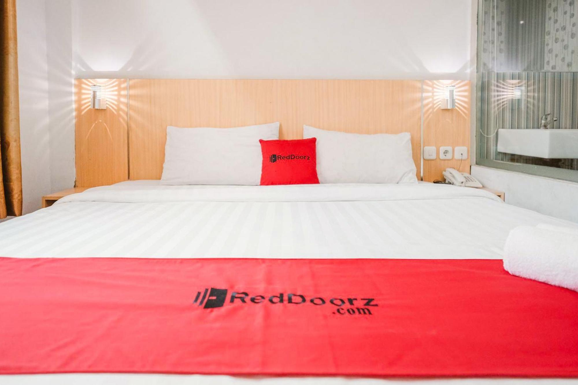 Reddoorz Premium At Hotel T-One Jambi Tanjungjohor 外观 照片